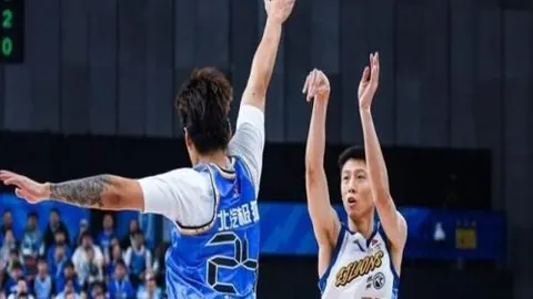 《火箭连胜势头强劲，近15战9胜荣耀开启，挑战公牛，激情对决在即！》